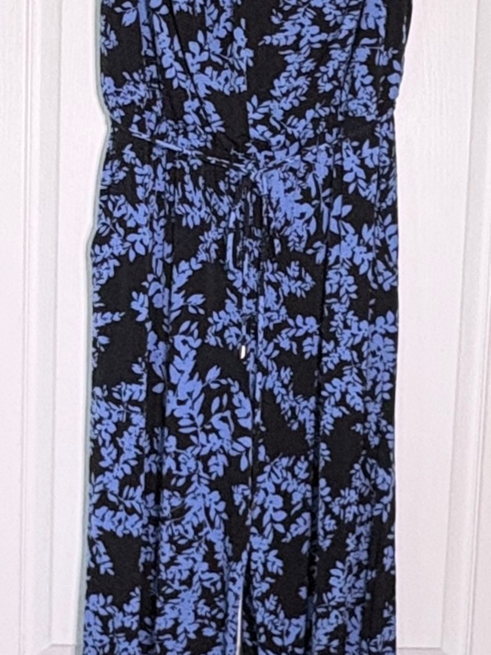 Roz & Ali Black with Blue Floral Print Jumpsuit Size 16W - Picture 7 of 8